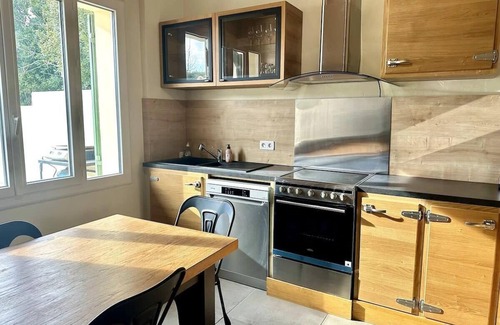 Entraigues-sur-la-Sorgue House | Villa Keromate, air-conditioned with natural pool.
