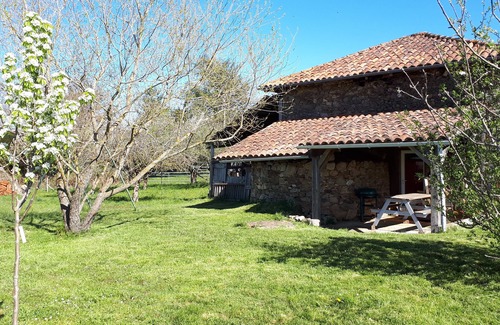 Quezac House | Villa: Guest Rated 10/10 with Spa, Pool & Pet-Friendly Perks