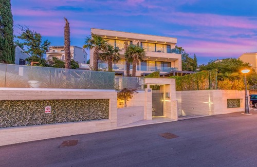 Selce Apartment | Villa Fran - Deluxe Sea View Suite with Private Terrace