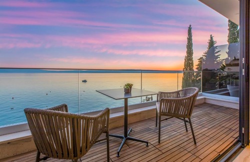 Selce Apartment | Villa Fran - Deluxe Sea View Suite with Private Terrace