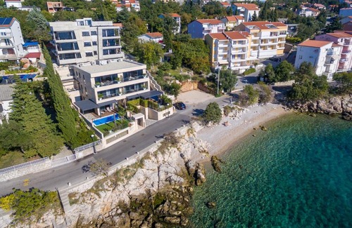 Selce Apartment | Villa Fran - Deluxe Sea View Suite with Private Terrace