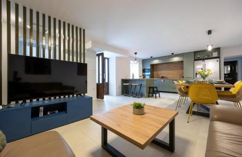 Malinska-Dubasnica Villa | Villa Fran in Krk: Oceanfront Retreat with Exceptional Views