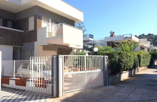 Casteldaccia Villa | Villa Franca Baldo: Enjoy Breakfast and Kitchen Amenities