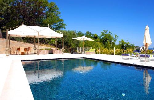 Gradara Hotel | Beautiful Villa Francesca Relais with Ocean View & Pool