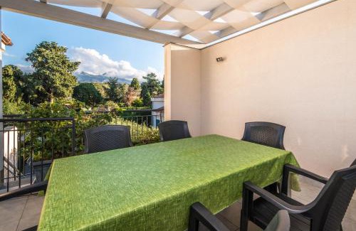 Piane Vecchie Villa | Modern Villa Francesco: 4-Star Stay with Family & Pets Welcome