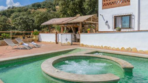 Iznajar Villa | Discover Villa Fraskito Iznajar: Family-Friendly Oasis