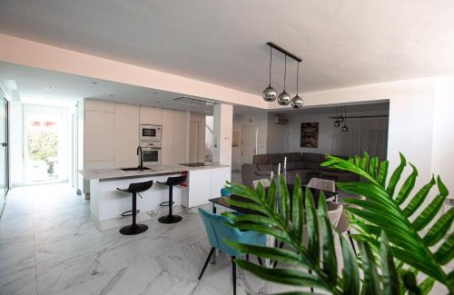Torre-Pacheco Villa | Elegant Villa Fresno: Private Pool at Mar Menor Golf Resort