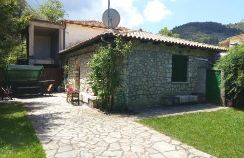 Asprogerakata House | Family-Friendly Villa Frias: Guest Rated 9.5/10