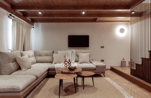 Pigadhakia House | Idyllic Villa Frontale with Ocean View and Pool Access