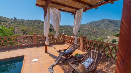 Arenas House | Discover Villa Fuente Pintá Arenas: Family-Friendly Retreat