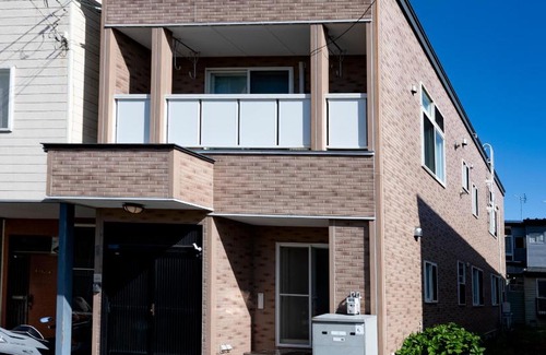 Hakodate Apartment | Villa Futaba: Family-Friendly Escape with Top Guest Ratings