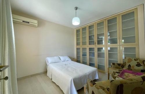 Kusadasi City Centre Villa | Villa Güzelada: Oceanfront Escape with Pool & Hot Tub
