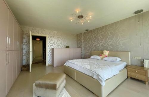 Kusadasi City Centre Villa | Villa Güzelada: Oceanfront Escape with Pool & Hot Tub