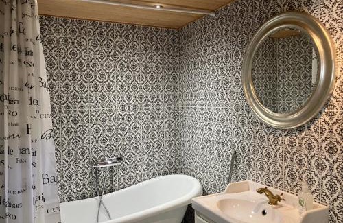 Naantali Old Town Apartment | Discover Villa GABi: Family and Pet-Friendly Retreat