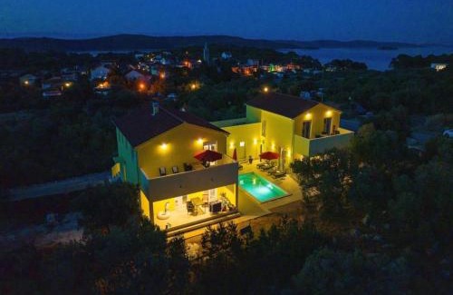 Bozava Villa | Stylish Villa Gaby: Oceanfront Retreat with Heated Pool