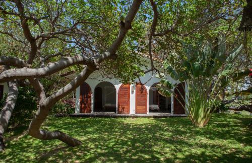 Atins Bed & Breakfast | Villa Gaia - Family-Friendly Retreat with Top Guest Ratings