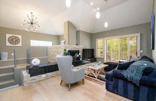 The Pavillions Apartment | Cozy Villa Gainey Ranch Condo with Pool and Hot Tub