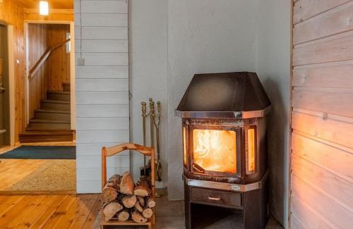 Rovaniemi Villa | Discover Villa Gallela: Oceanfront Bliss with Pet-Friendly Options