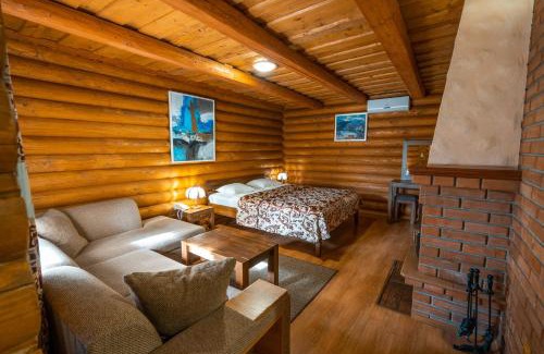 Solochyn Hotel | Tranquil Villa Garden Hotel with Pool and Oceanfront Views