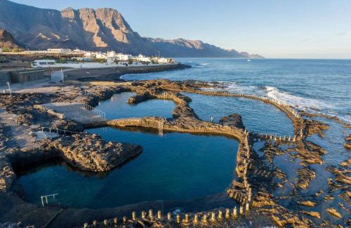Agaete House | Experience Villa Garoe: 4-Star Stay with Hot Tub & Breakfast
