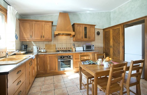 Campanet Villa | Villa Garreta: Rustic Retreat with Pool and Spa Access