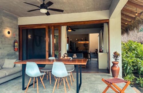 Saladita Villa | Villa Gato Surf Houses grande 4-6 personas, Starlink, AC, alberca, 50 m del spot La Saladita