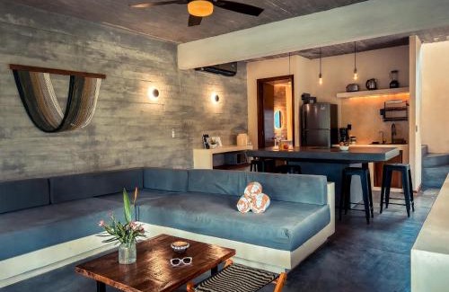 Saladita Villa | Villa Gato Surf Houses grande 4-6 personas, Starlink, AC, alberca, 50 m del spot La Saladita