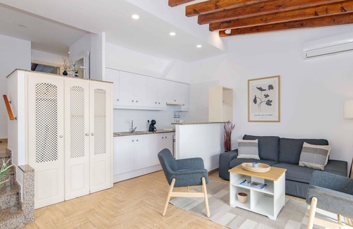 S'Algar Apartment | Villa Gavines: Cozy Escape with WiFi & Terrace Sea Views