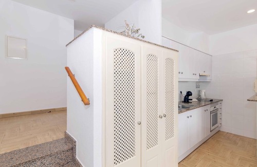 S'Algar Apartment | Villa Gavines: Cozy Escape with WiFi & Terrace Sea Views