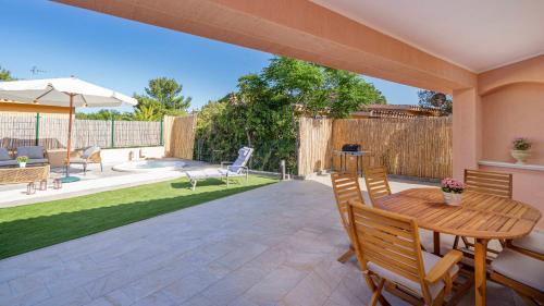 Costa Rei Villa | Explore Villa Gea: 4-Star Retreat with Hot Tub & Pets Welcome