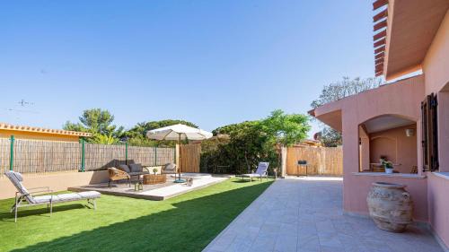 Costa Rei Villa | Explore Villa Gea: 4-Star Retreat with Hot Tub & Pets Welcome