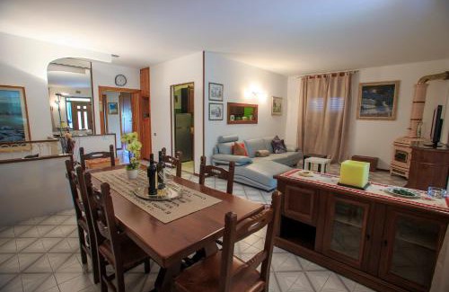 Caprino Veronese Villa | Pet-Friendly Villa Gemma: Rated 10/10 for Family Fun