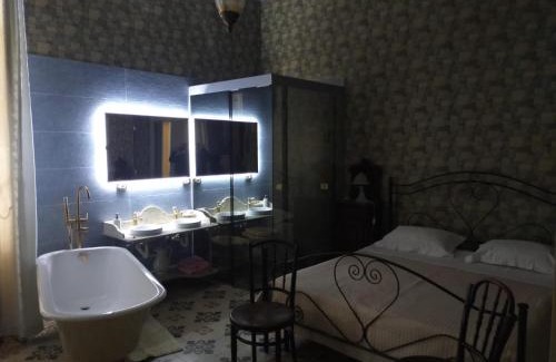 Candela Bed & Breakfast | Villa Genny: Pet-Friendly Getaway with Breakfast Included