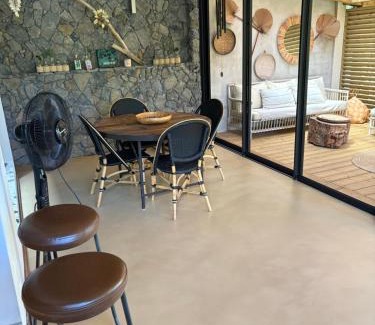 L'Ermitage-les-Bains Villa | Villa GEORGETTE: Oceanfront Haven 50m from the Lagoon