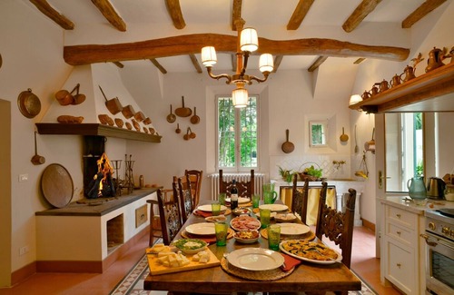 Ponte Samoggia Villa | Villa Gessa: Tranquil Retreat with Pool & Spa Near Bologna