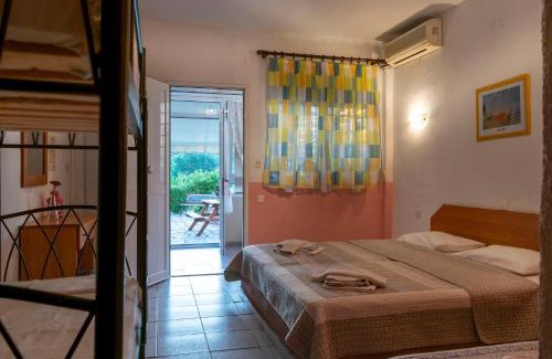 Paradhisos Apartment | Oceanfront Villa Gesthimani - Guest Rated 9/10 Experience