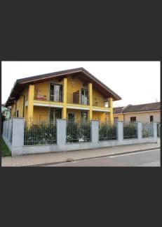 Cornaredo Villa | Highly Rated Villa Ghisolfa with Kitchen & Breakfast