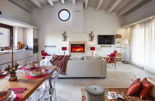 Casa Papa Villa | Relax at Villa Giardini In Fiore with Pool & Spa Access