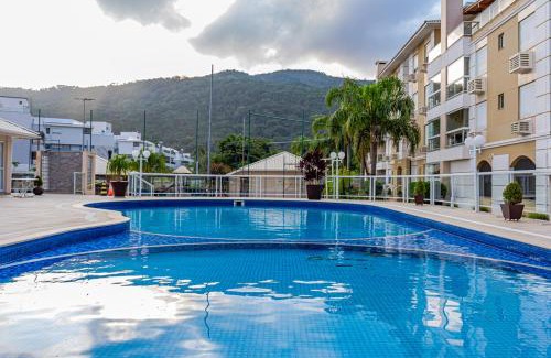 Ingleses Norte Apartment | Villa Giardino: Family-Friendly Retreat in Ingleses Norte