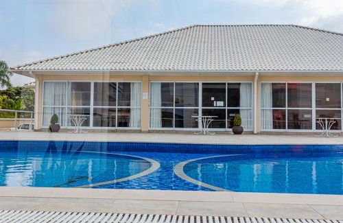 Ingleses Norte Apartment | Villa Giardino: Family-Friendly Retreat in Ingleses Norte