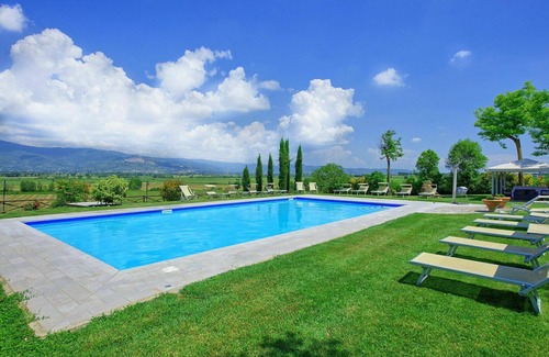 Fratticciola Villa | Relaxing Villa Giare in Fratticciola, Tuscany with Pool