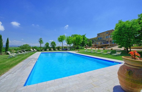 Fratticciola Villa | Relaxing Villa Giare in Fratticciola, Tuscany with Pool