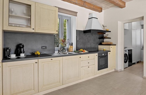 Prkacini Villa | Villa Gimino - Guest Rated 9.8 with Heated Pool & Games