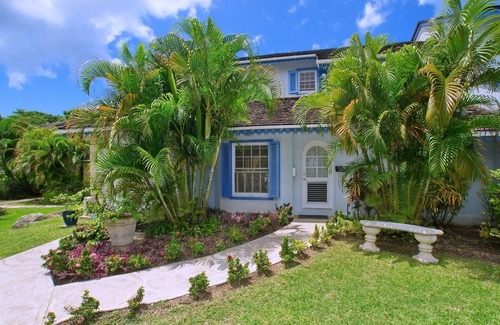 Porters Villa | Villa Gina: Oceanfront Retreat with Private Pool & Breakfast