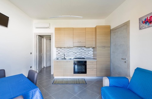 Porto Cesareo Apartment | Relaxing Villa Giò - Bilo Blu with Oceanfront Pool Access