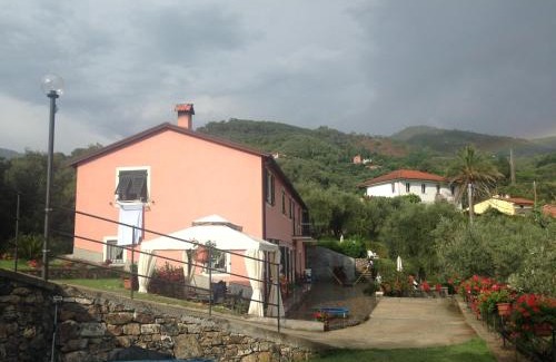 Sestri Levante House | Pet-Friendly Villa Giovanna Apt A with 9.2/10 Guest Rating