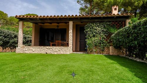 Geremeas House | Seafront Villa Giulia: Family-Friendly Retreat with Top Rating