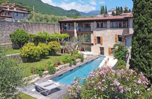 Cecina Villa | Modern Villa Glam: Oceanfront Oasis in Historic Limonaia