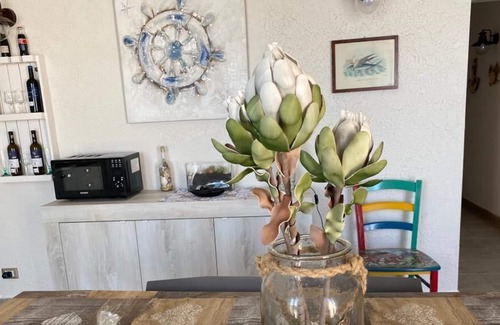 Casteldaccia House | Villa Gloria sleeps 8 on the beach