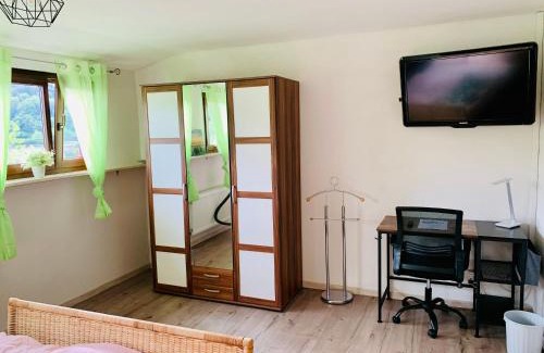Calw House | Villa Goncalves: Family-Friendly Stay with Parking & EV Charger